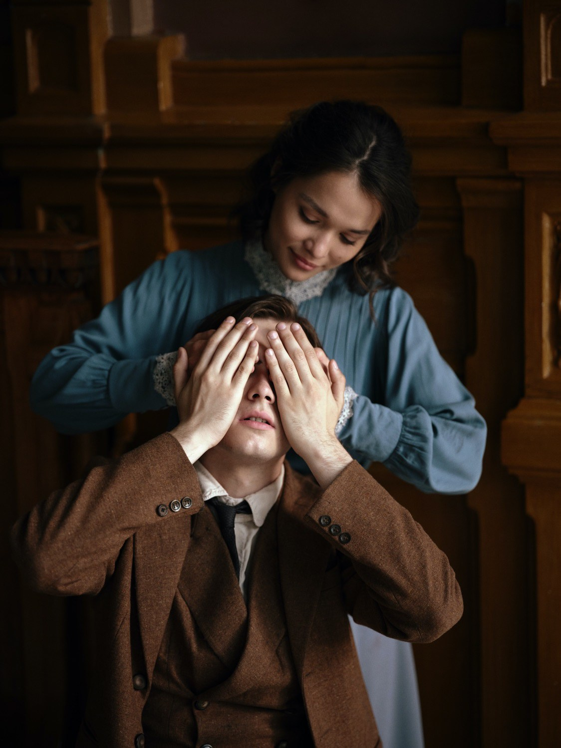 Иммерсивное шоу “Вернувшиеся”. Антон Вельт, арт-директор, фотограф