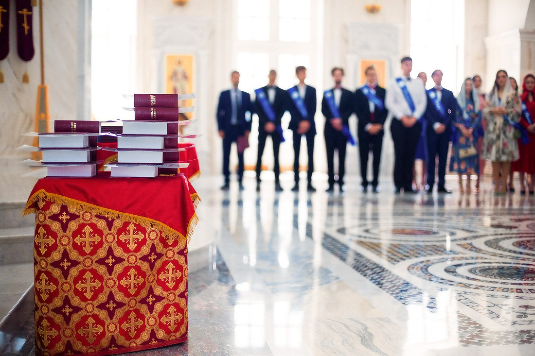 Выпускной в гимназии «Василиада». Репортажный фотограф Борис Геер