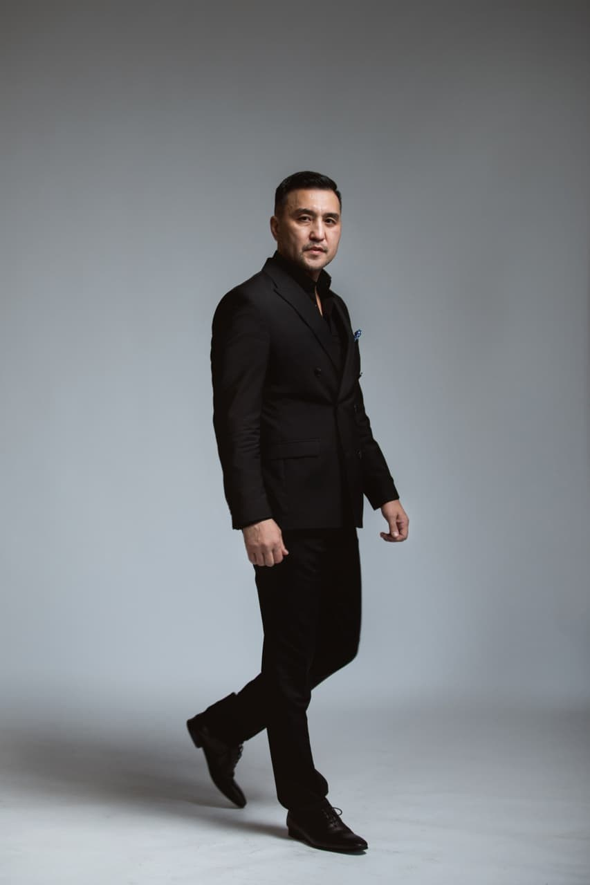 Бизнес портреты. Фотостудия в Атырау | Фотограф атырау, Видео, Дрон, съемка в атырау Контент для Бизнеса»