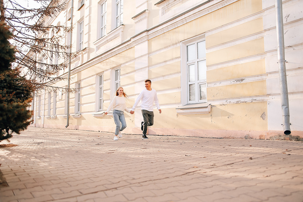 Семейная прогулочная фотосессия в Омске. Фотограф в Омске Таня Бережная