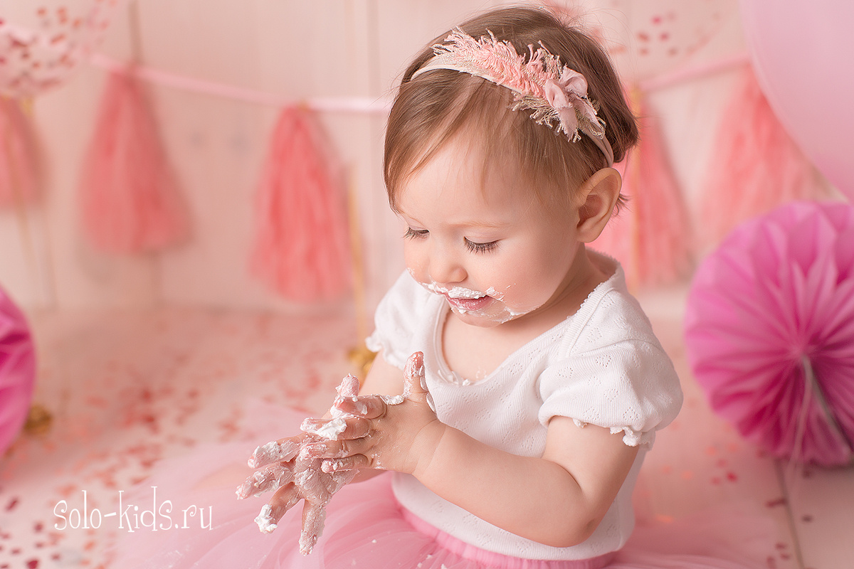 Фотографии на годик. Фотограф новорожденных в Екатеринбурге Анастасия Быдзина