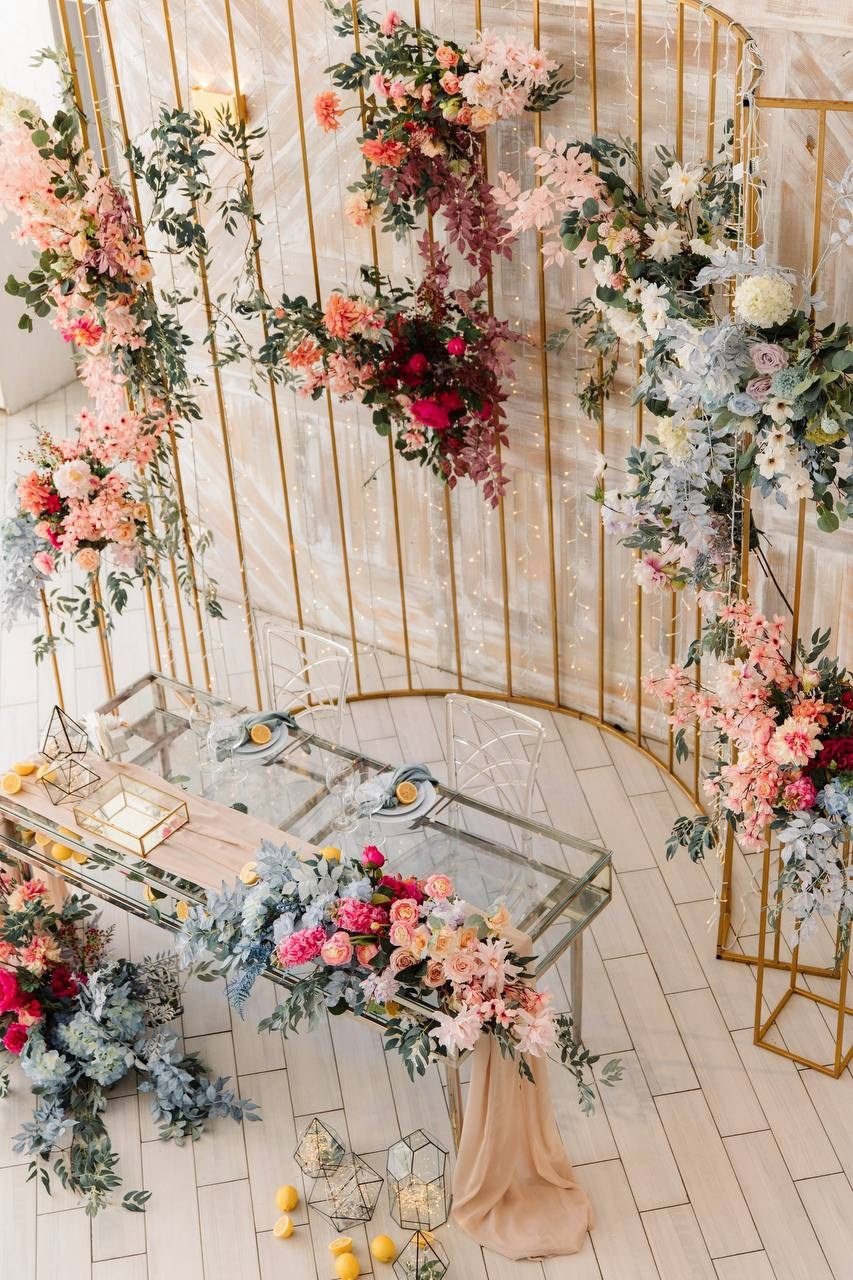 Яркий декор с использованием фруктов и овощей. Подрядчики и друзья сети свадебных площадок House for wedding