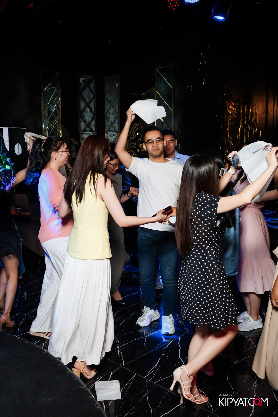 MOOD KARAOKE & TERRACE. КИПЯТКОМ АЛМАТЫ!