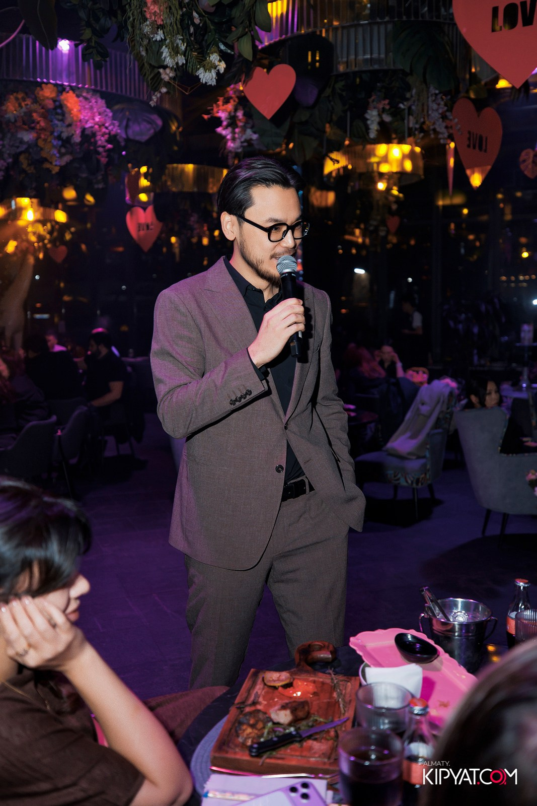 FRIENDS BAR & TERRACE. КИПЯТКОМ АЛМАТЫ! Фотосъемка мероприятий в Алматы