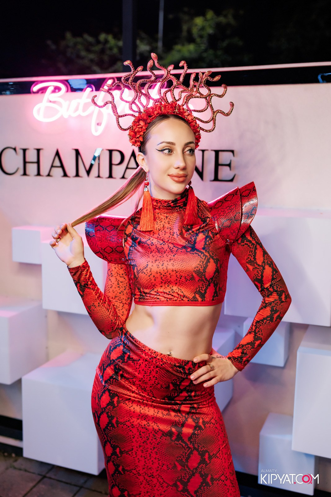 ЗАЯ, НА БИС. КИПЯТКОМ АЛМАТЫ!