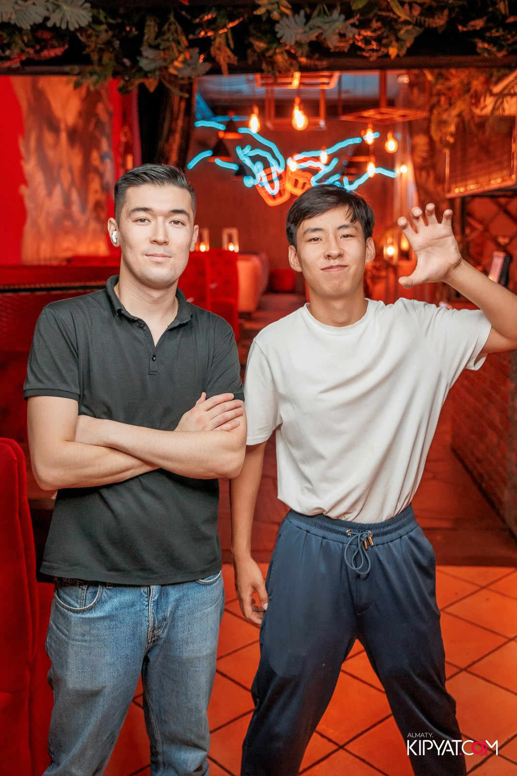 MYKONOS BAR. КИПЯТКОМ АЛМАТЫ!