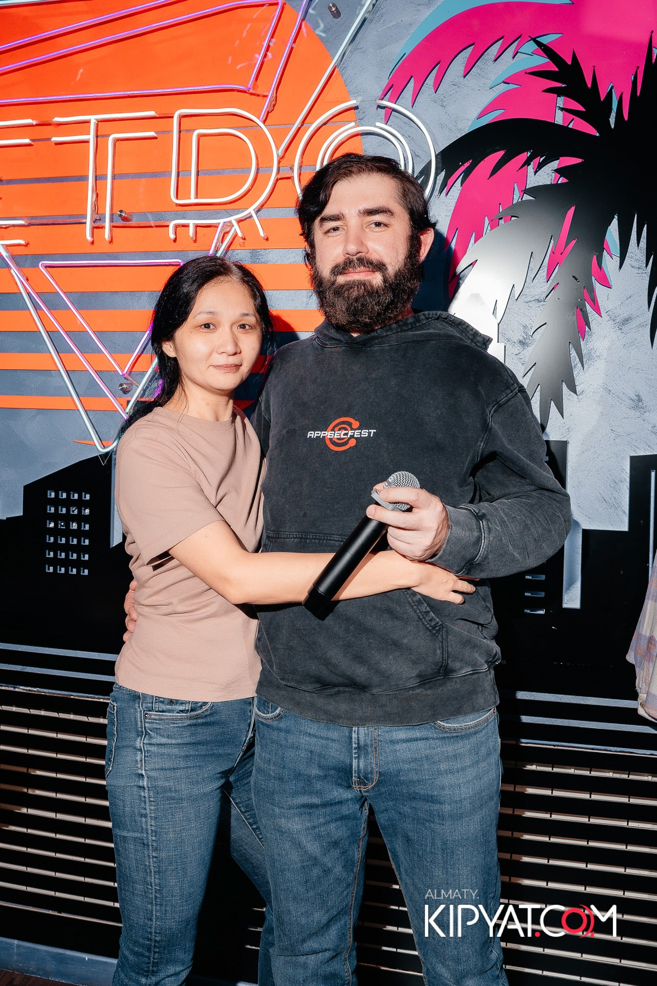 УХО И МЕДВЕДЬ НА ГАГАРИНА. КИПЯТКОМ АЛМАТЫ!