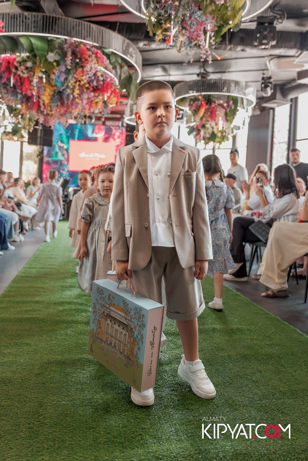 PROM KIDS FASHION SHOW. КИПЯТКОМ АЛМАТЫ!