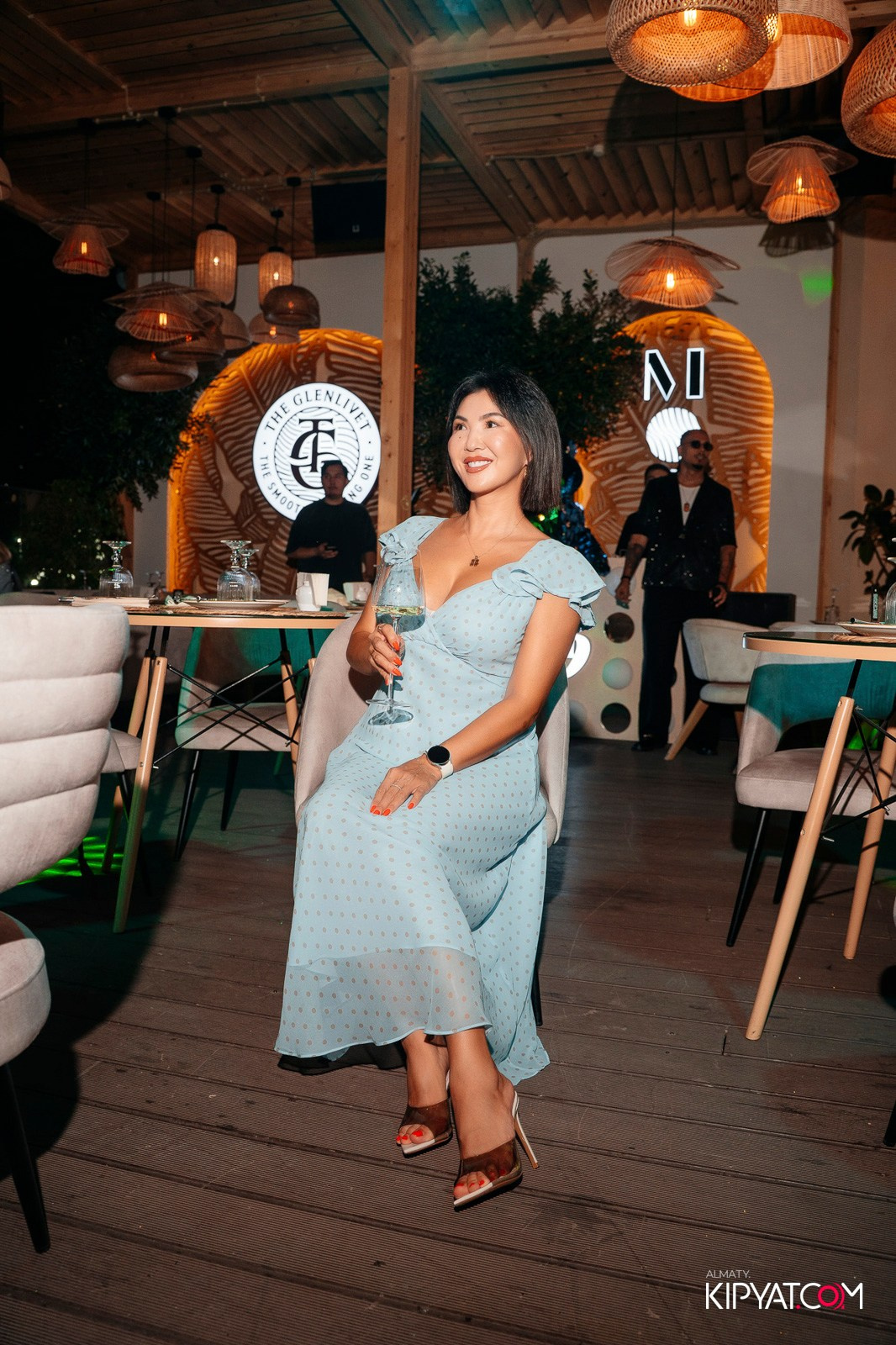 MOOD KARAOKE & TERRACE. КИПЯТКОМ АЛМАТЫ!