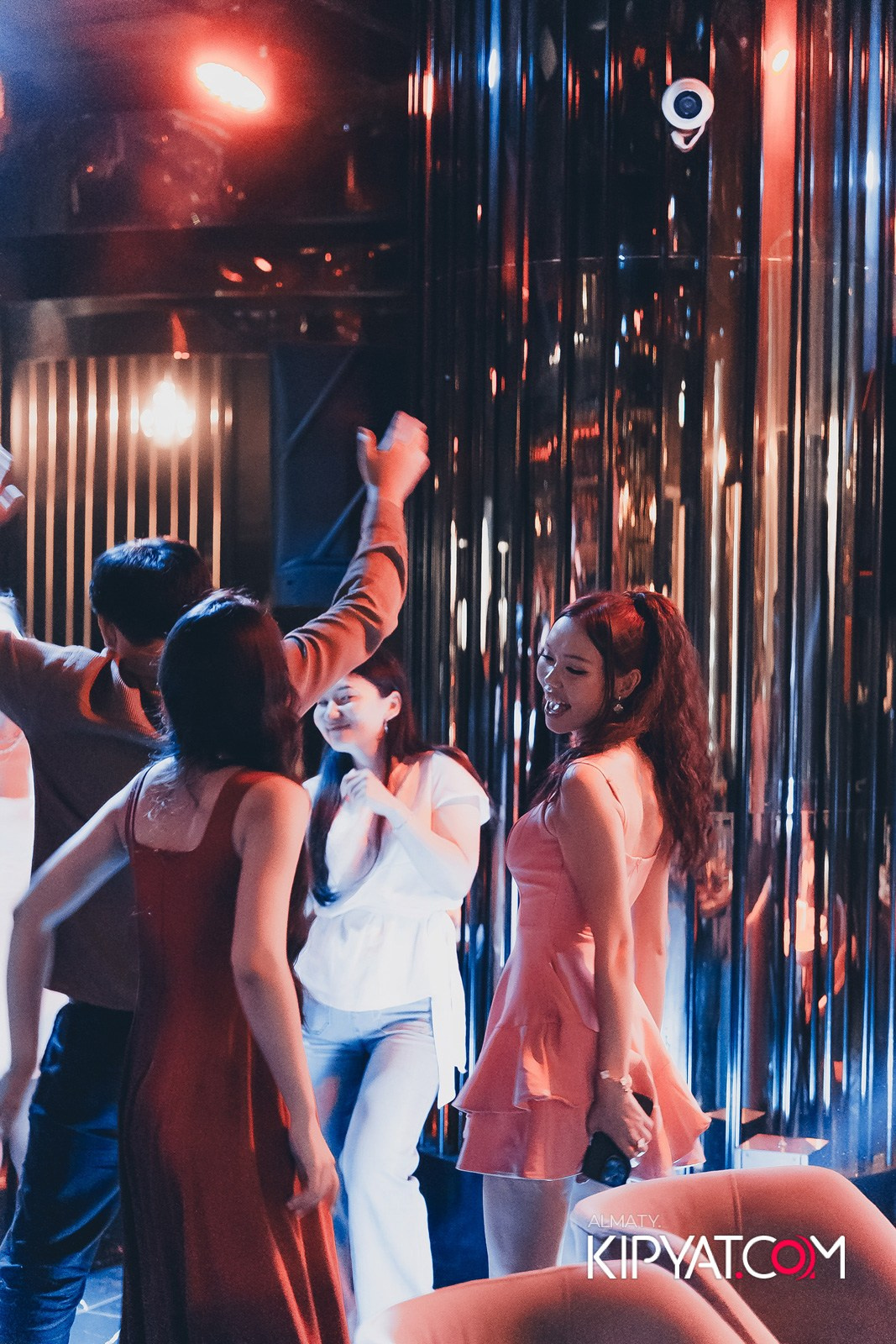 MOOD KARAOKE & TERRACE. КИПЯТКОМ АЛМАТЫ!