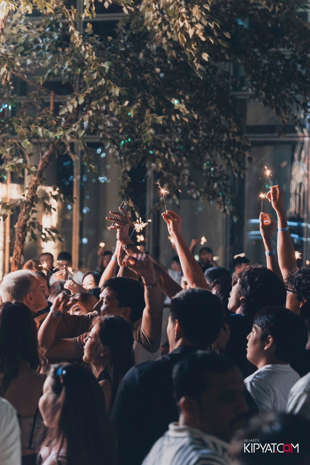 EVENT BAR. КИПЯТКОМ АЛМАТЫ!