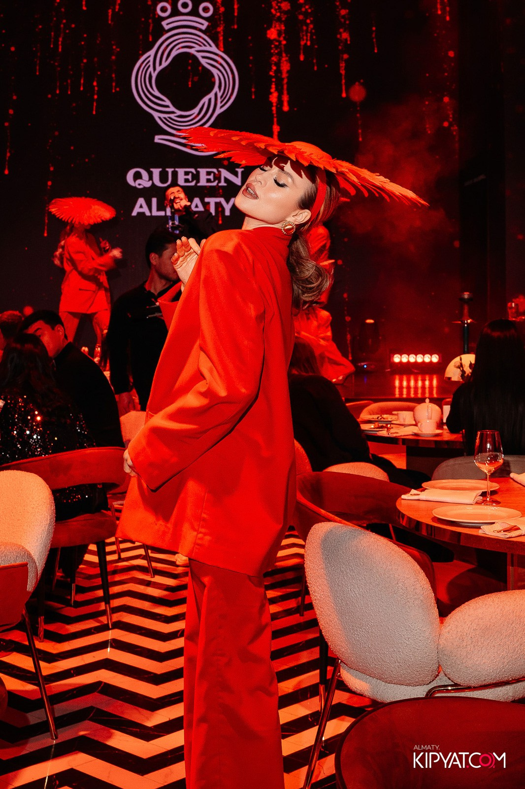 QUEEN. КИПЯТКОМ АЛМАТЫ!