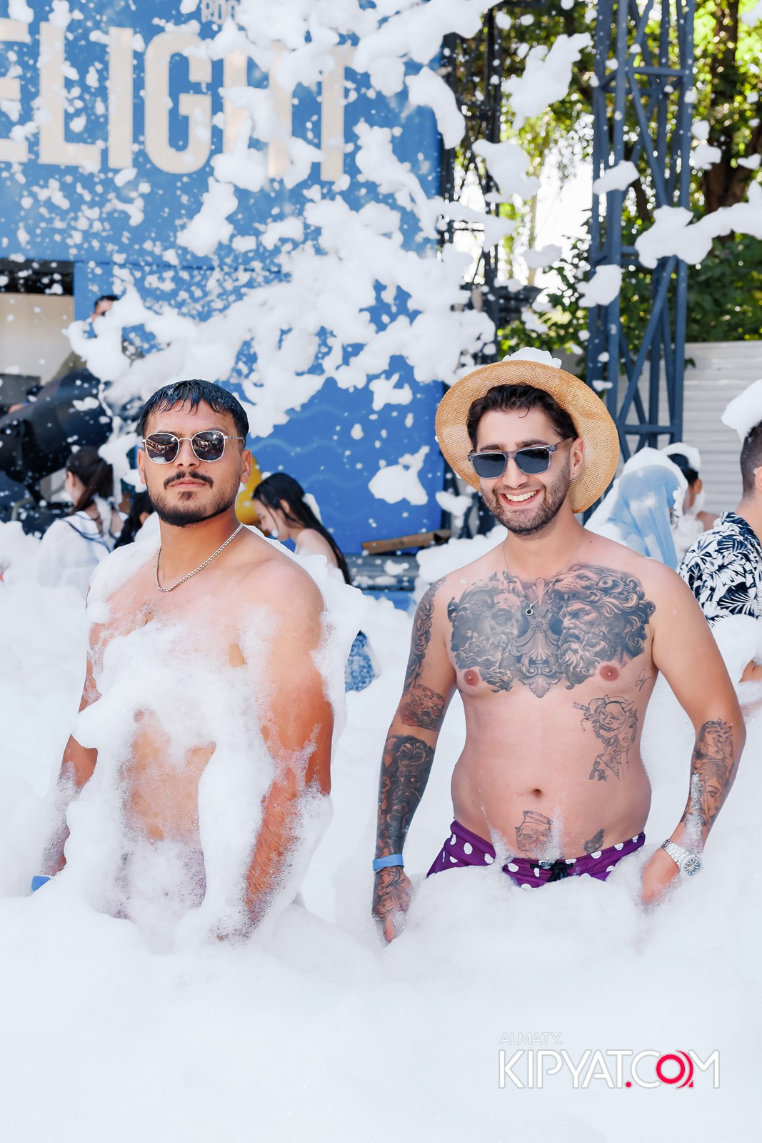 ПЕННАЯ ВЕЧЕРИНКА/ДЫМОВОЕ ШОУ/БАССЕЙН DELIGHT POOL. КИПЯТКОМ АЛМАТЫ!