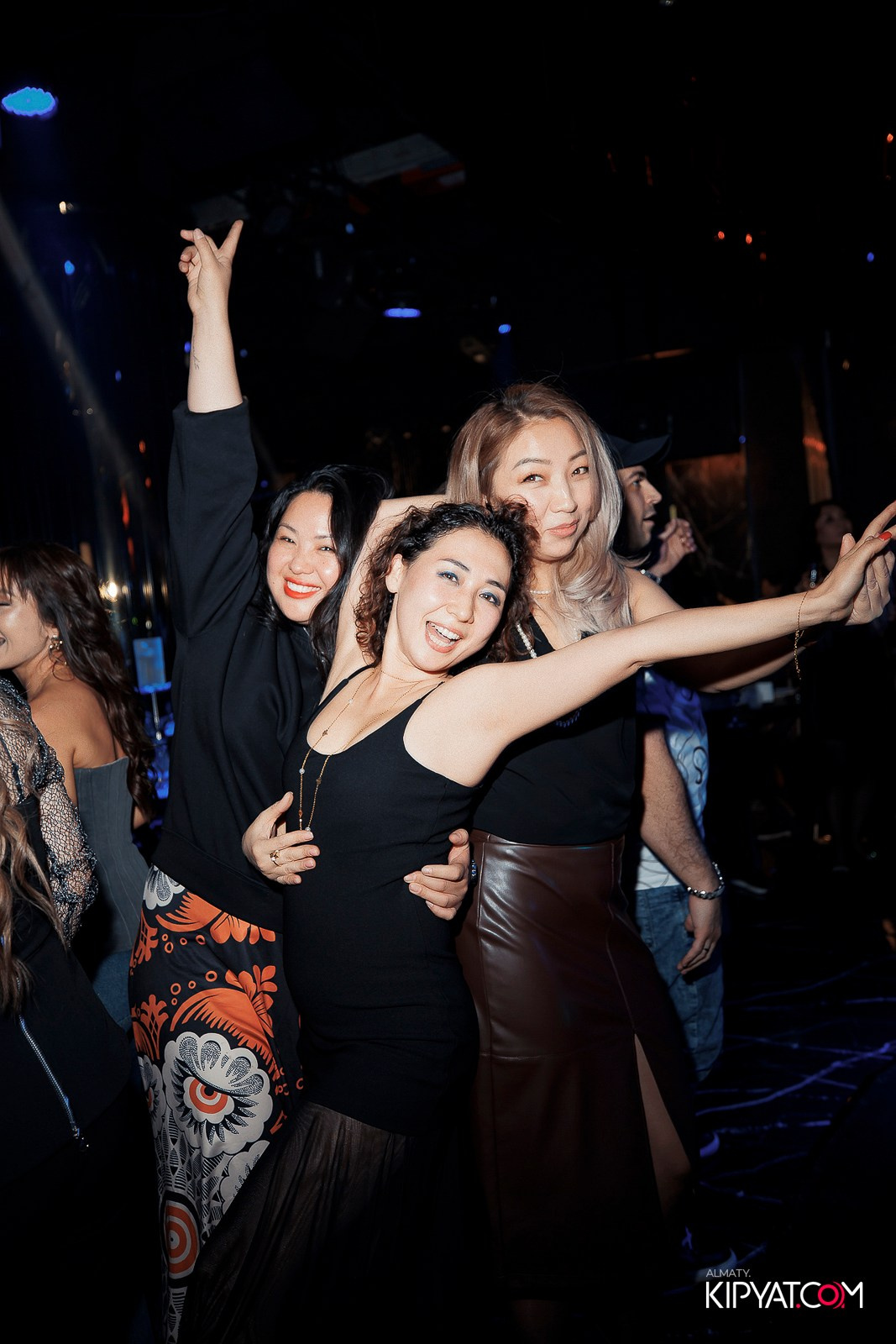 MOOD KARAOKE & TERRACE. КИПЯТКОМ АЛМАТЫ!