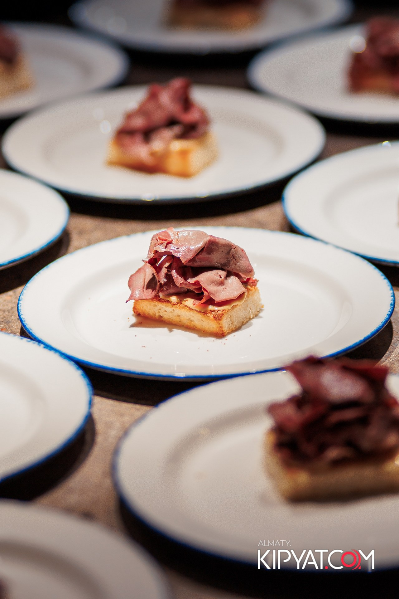 ЭКСКЛЮЗИВНЫЙ ГАСТРОНОМИЧЕСКИЙ УЖИН В 4 РУКИ В СОПРОВОЖДЕНИИ ВИН АБРАУ-ДЮРСО. КИПЯТКОМ АЛМАТЫ!