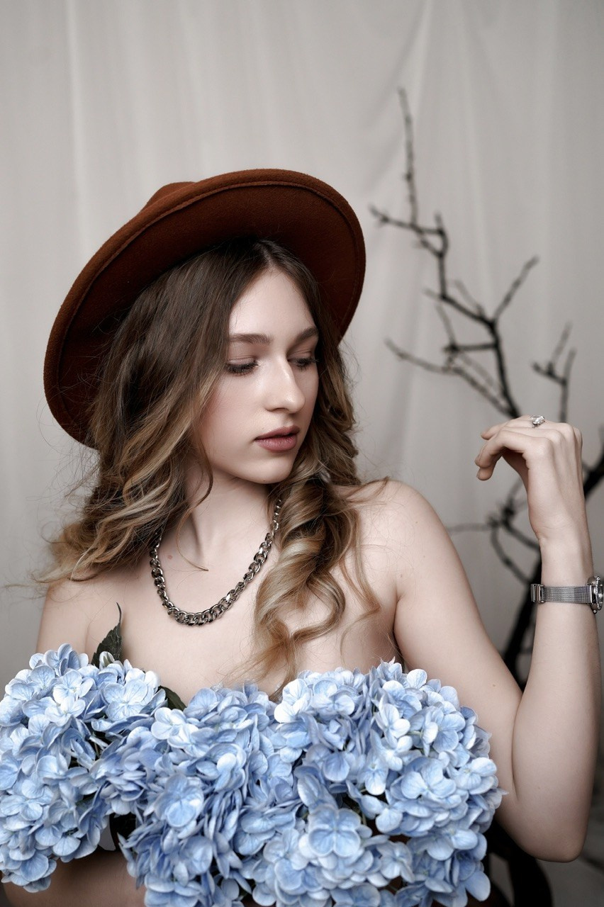 Женская фотосессия в студии Тепло в Новочеркасске. Свадебный фотограф в Ростове-на-Дону. Таинство Крещения и Венчания, семейные фотосессии. Алёна Чёботова