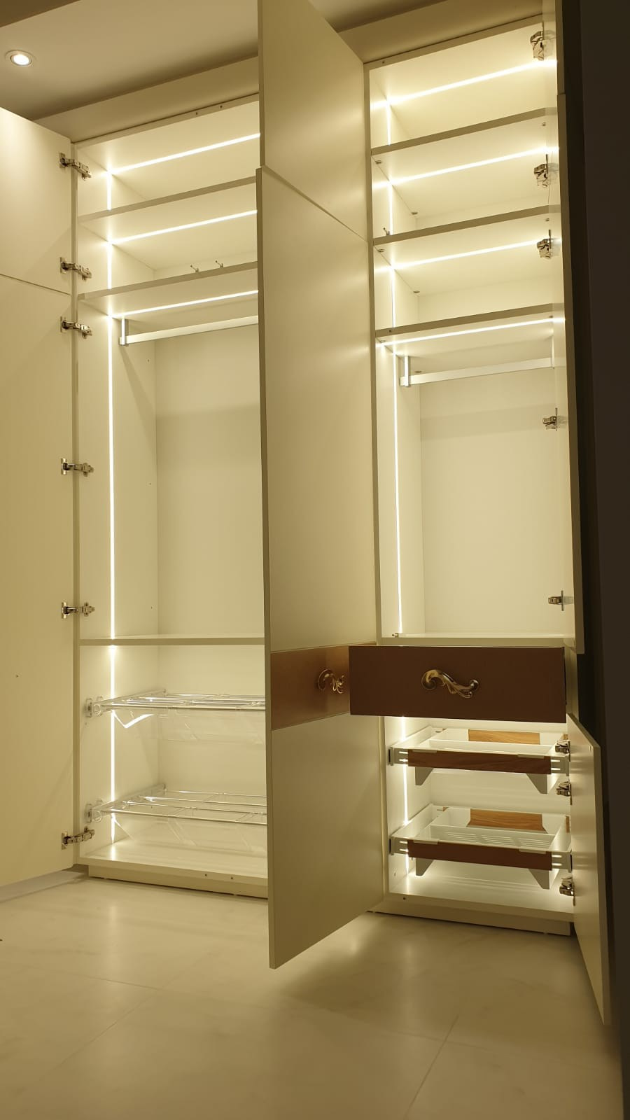 МЕБЕЛЬ. Студия дизайна интерьера в Москве Калараш Александр