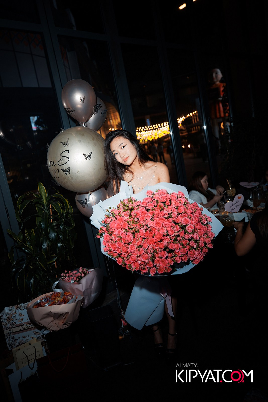 FRIENDS BAR & TERRACE. КИПЯТКОМ АЛМАТЫ!