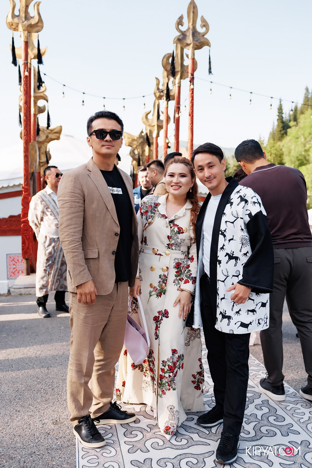 KANG REN TANG. КИПЯТКОМ АЛМАТЫ!