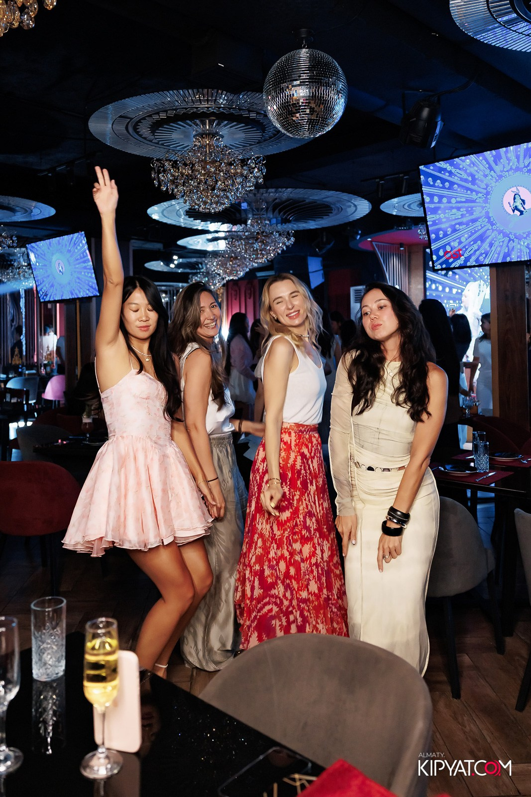 ЗАЯ, НА БИС. КИПЯТКОМ АЛМАТЫ!