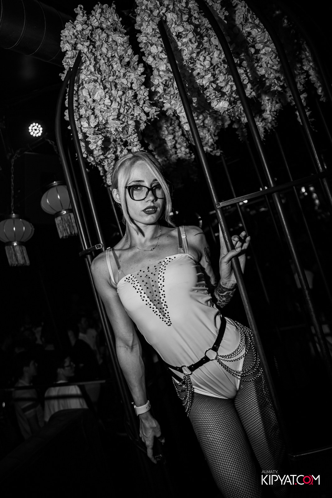 UYAT EMES BAR. КИПЯТКОМ АЛМАТЫ!