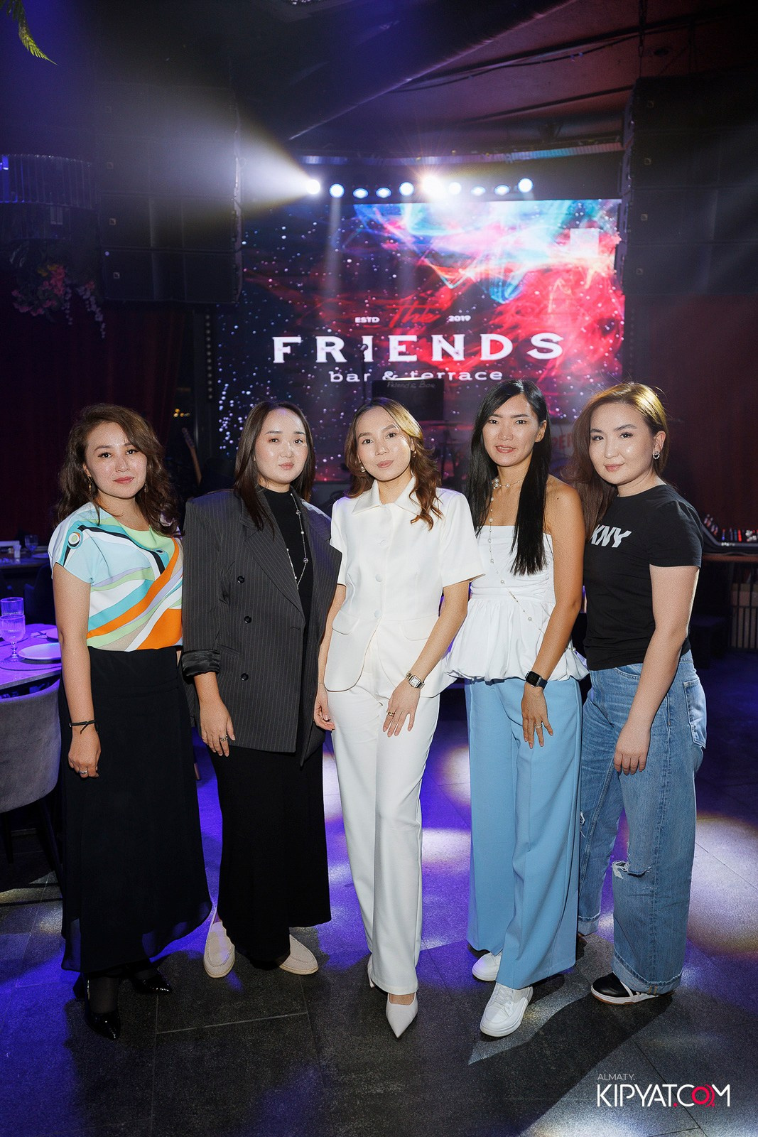 FRIENDS BAR & TERRACE. КИПЯТКОМ АЛМАТЫ! Фотосъемка мероприятий в Алматы