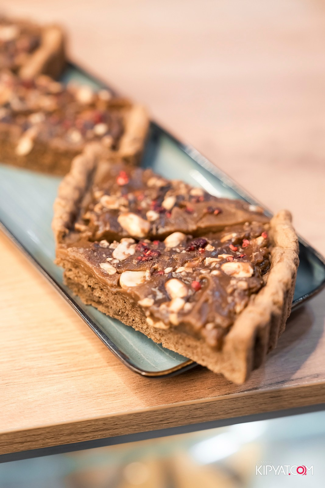 СЕМЕЙНЫЙ РЕСТОРАН BAZAAR. КИПЯТКОМ АЛМАТЫ!