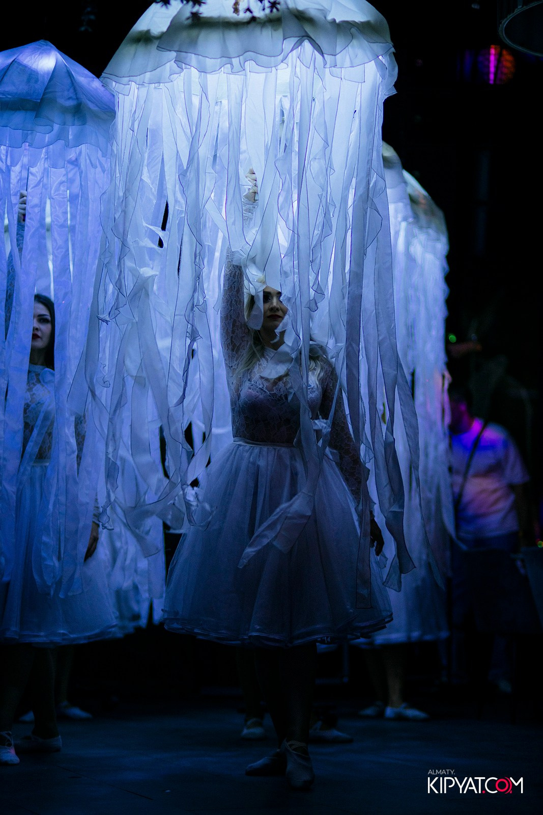 FRIENDS BAR & TERRACE. КИПЯТКОМ АЛМАТЫ!