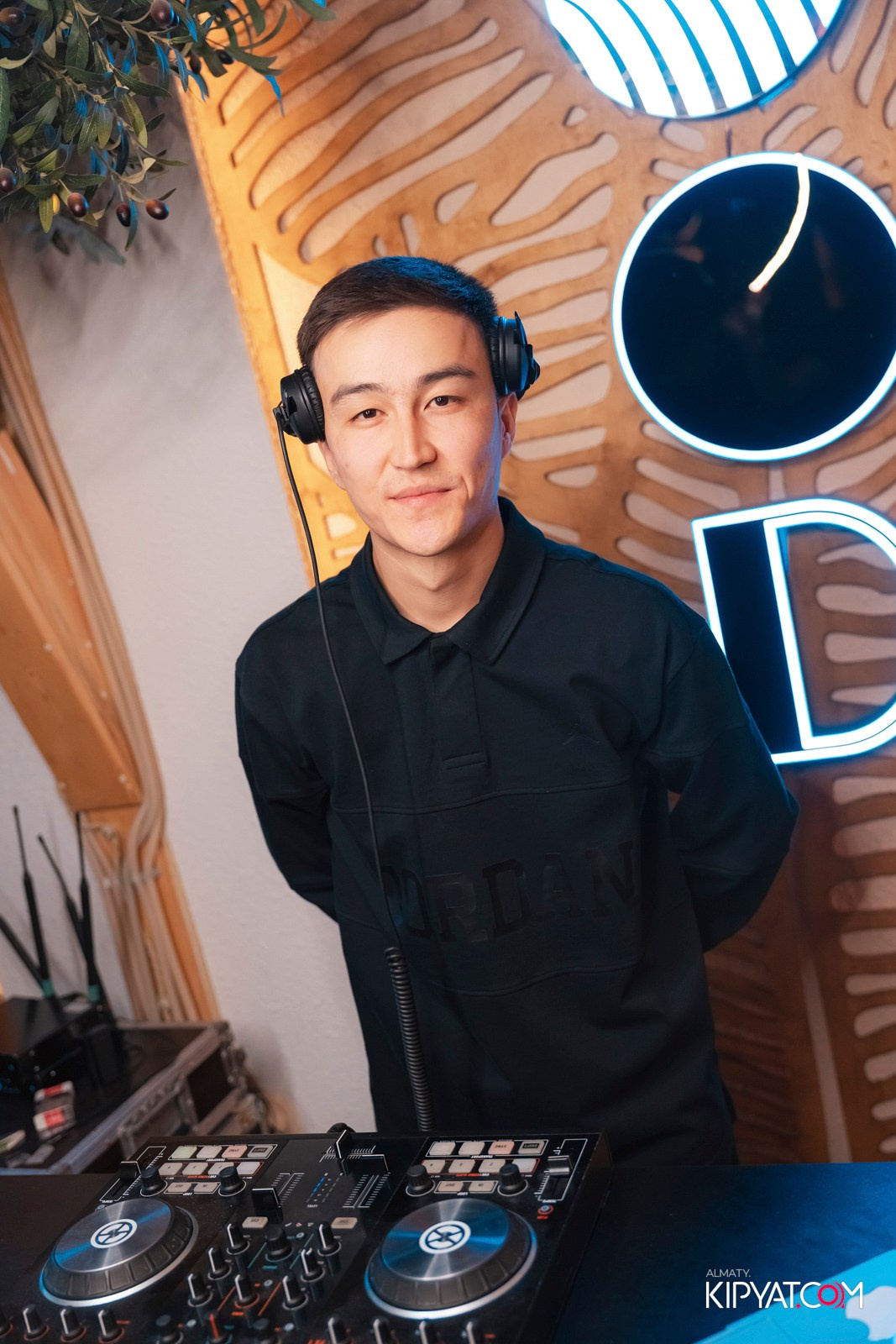 THE BROOKLN B MOOD KARAOKE & TERRACE. КИПЯТКОМ АЛМАТЫ!