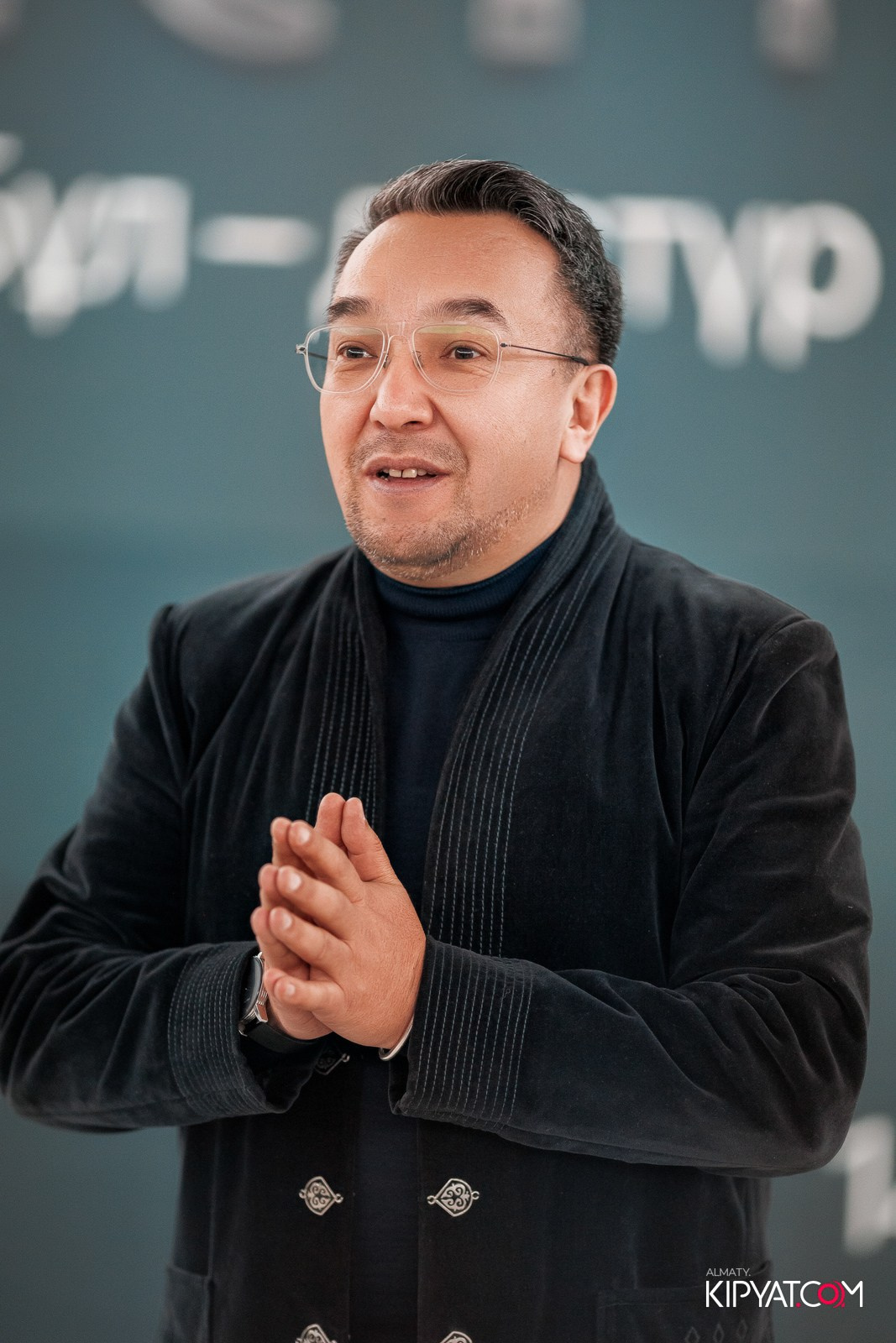 FASHION ПОКАЗ, КАЗАХСКОЙ НАЦИОНАЛЬНОЙ ОДЕЖДЫ. КИПЯТКОМ АЛМАТЫ!