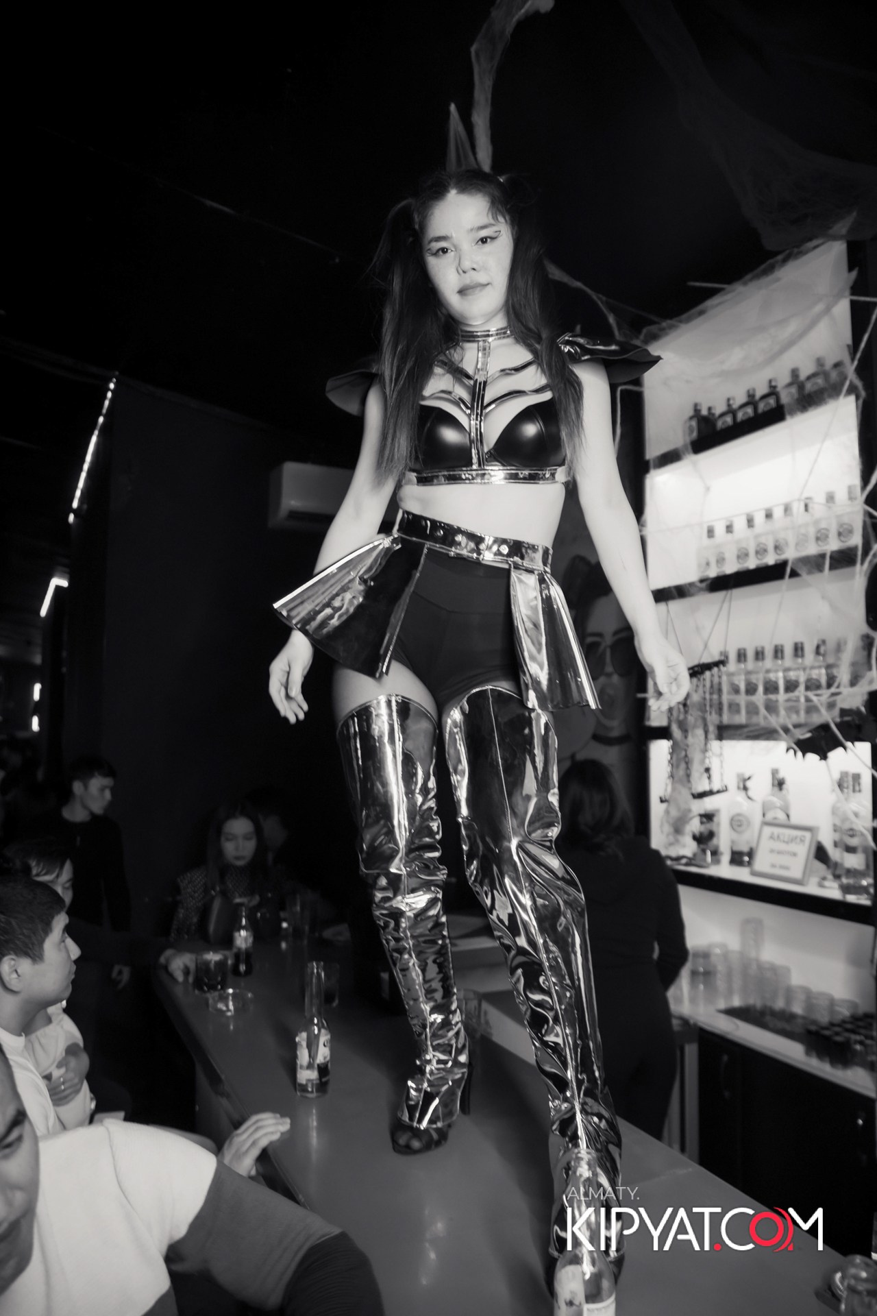 UYAT EMES BAR. КИПЯТКОМ АЛМАТЫ!