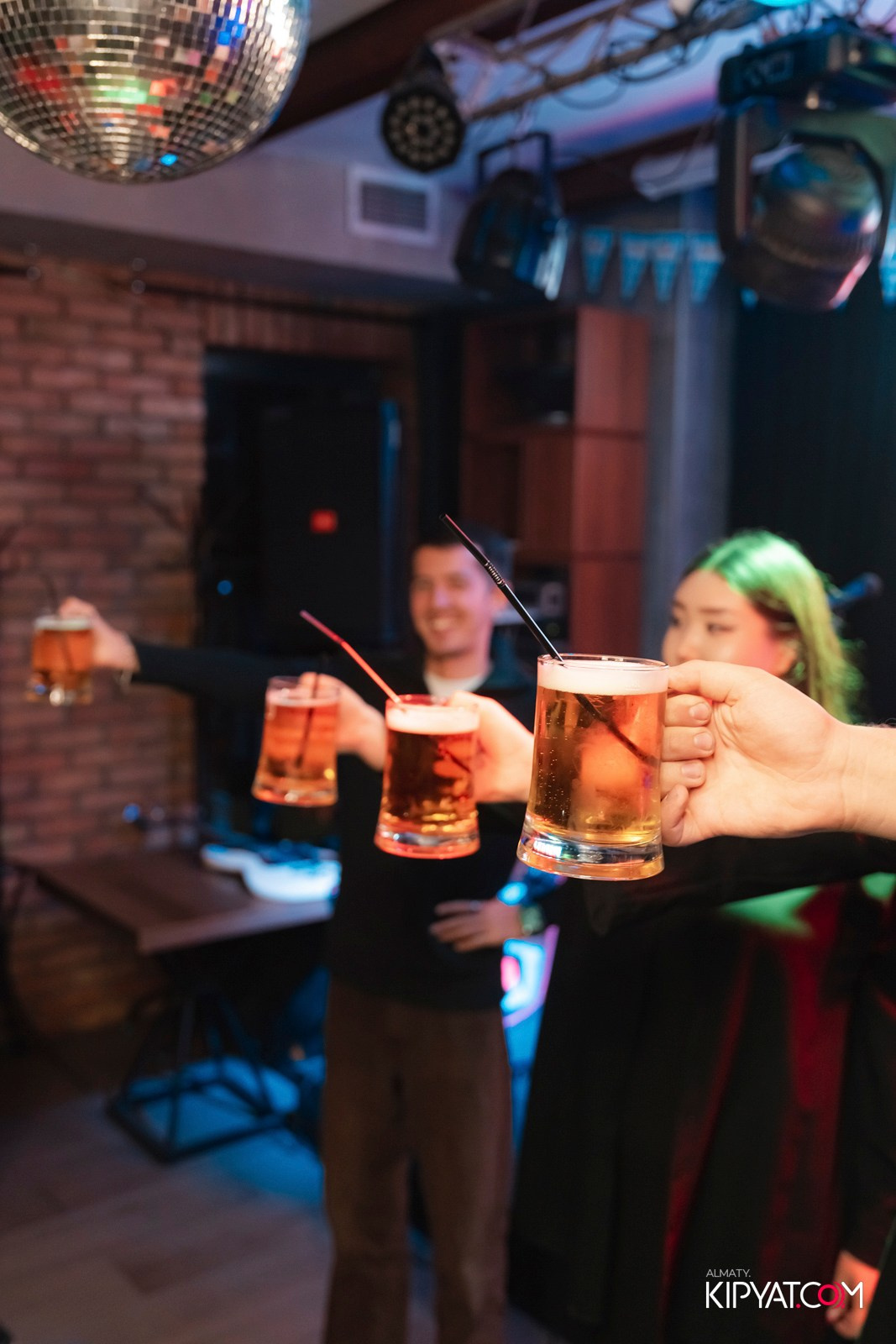 OKTOBERFEST — ПИНТА НА ГОГОЛЯ. КИПЯТКОМ АЛМАТЫ!