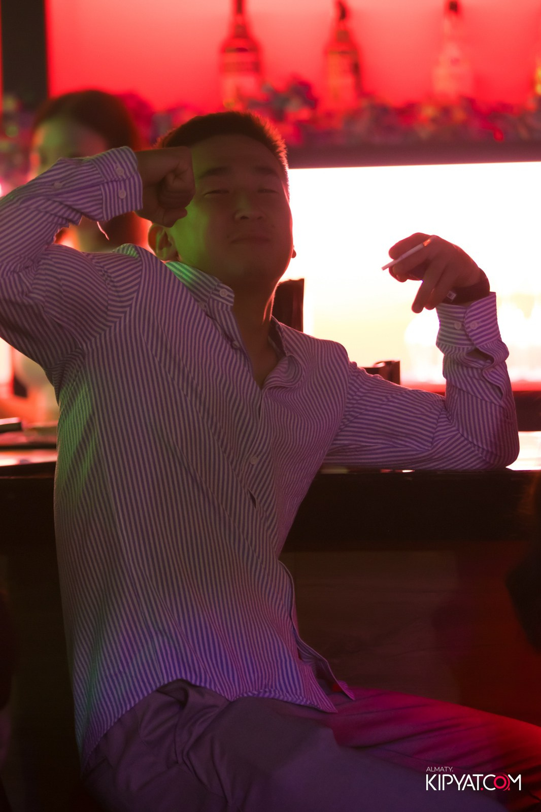 UYAT EMES BAR. КИПЯТКОМ АЛМАТЫ!