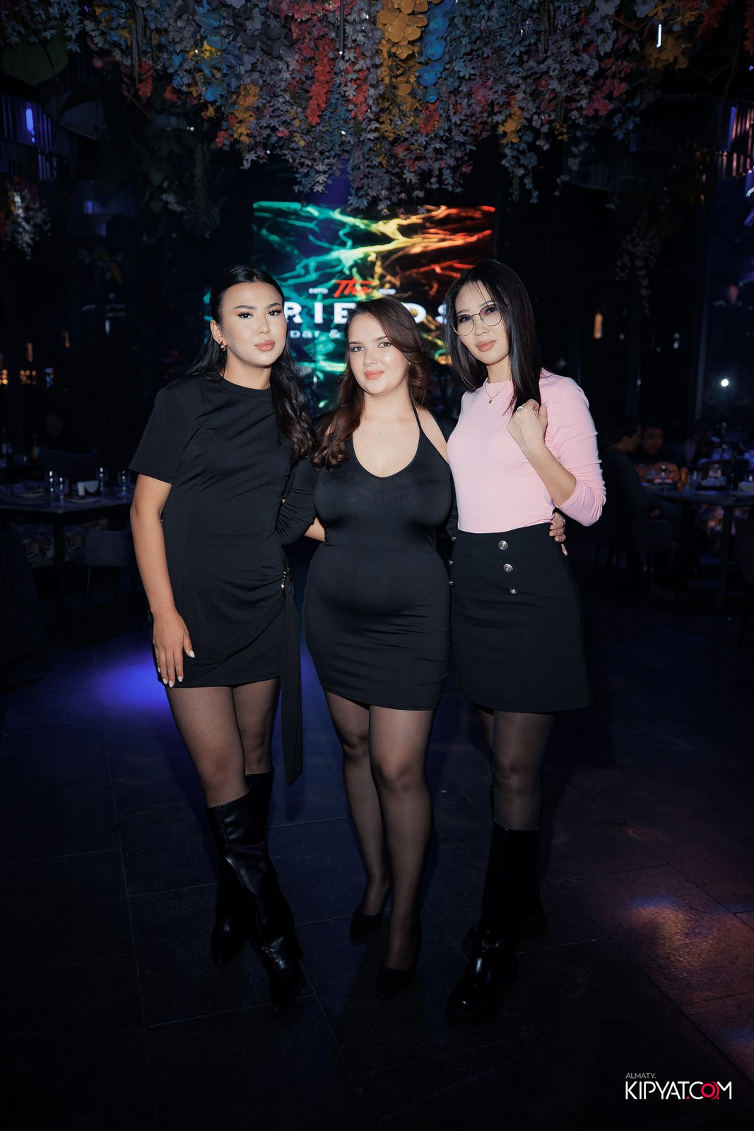 FRIENDS BAR & TERRACE. КИПЯТКОМ АЛМАТЫ!