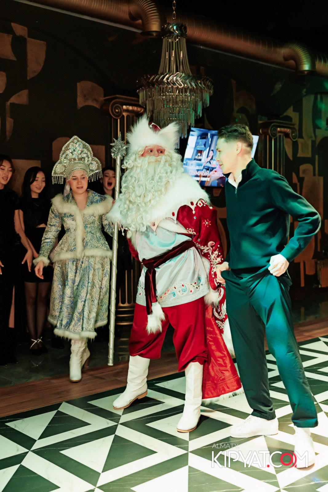 OBLAKO LOUNGE BAR. КИПЯТКОМ АЛМАТЫ!