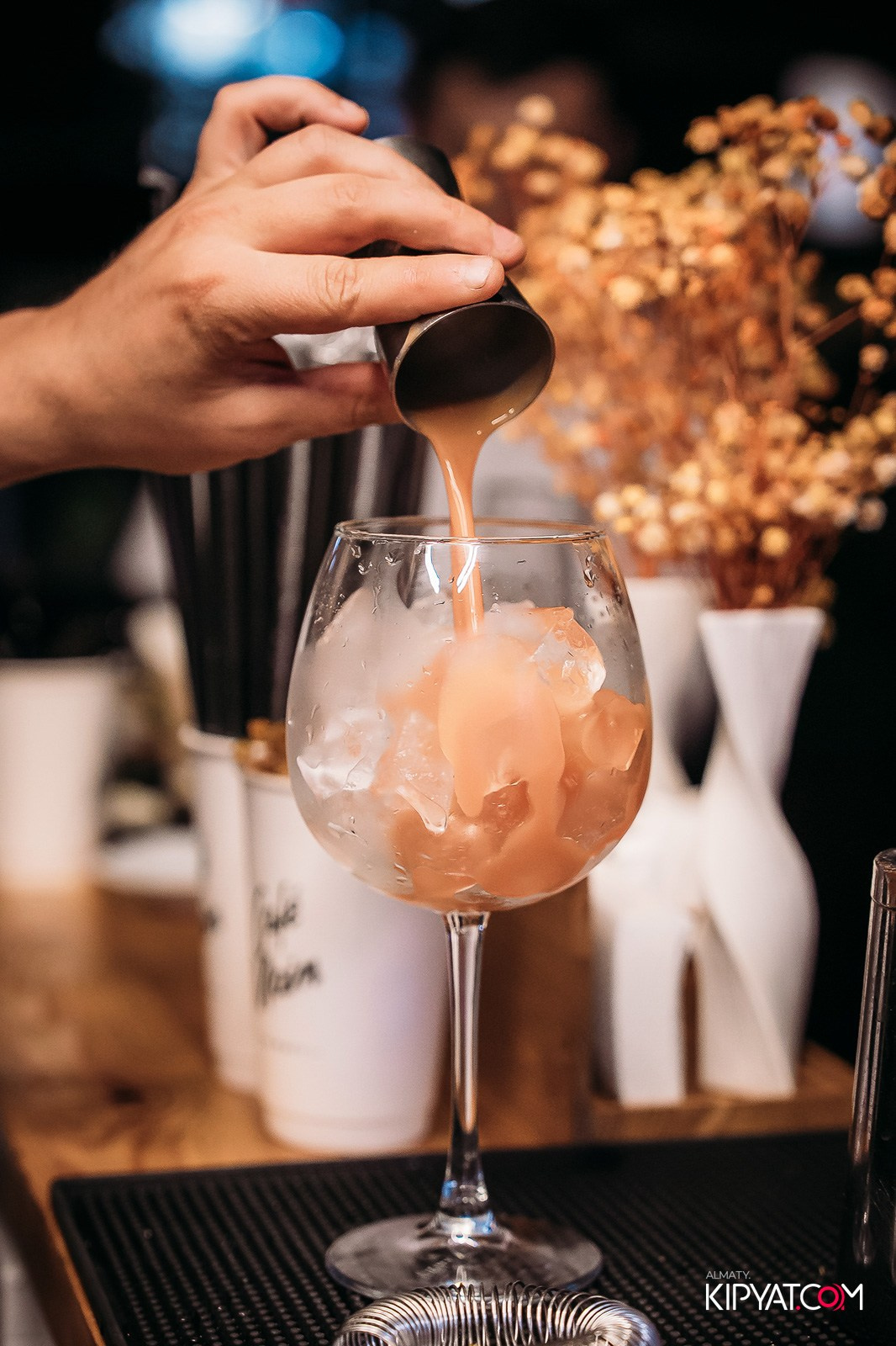 ДЕНЬ РОЖДЕНИЯ CAFE MAIN — 1 ГОД. КИПЯТКОМ АЛМАТЫ!