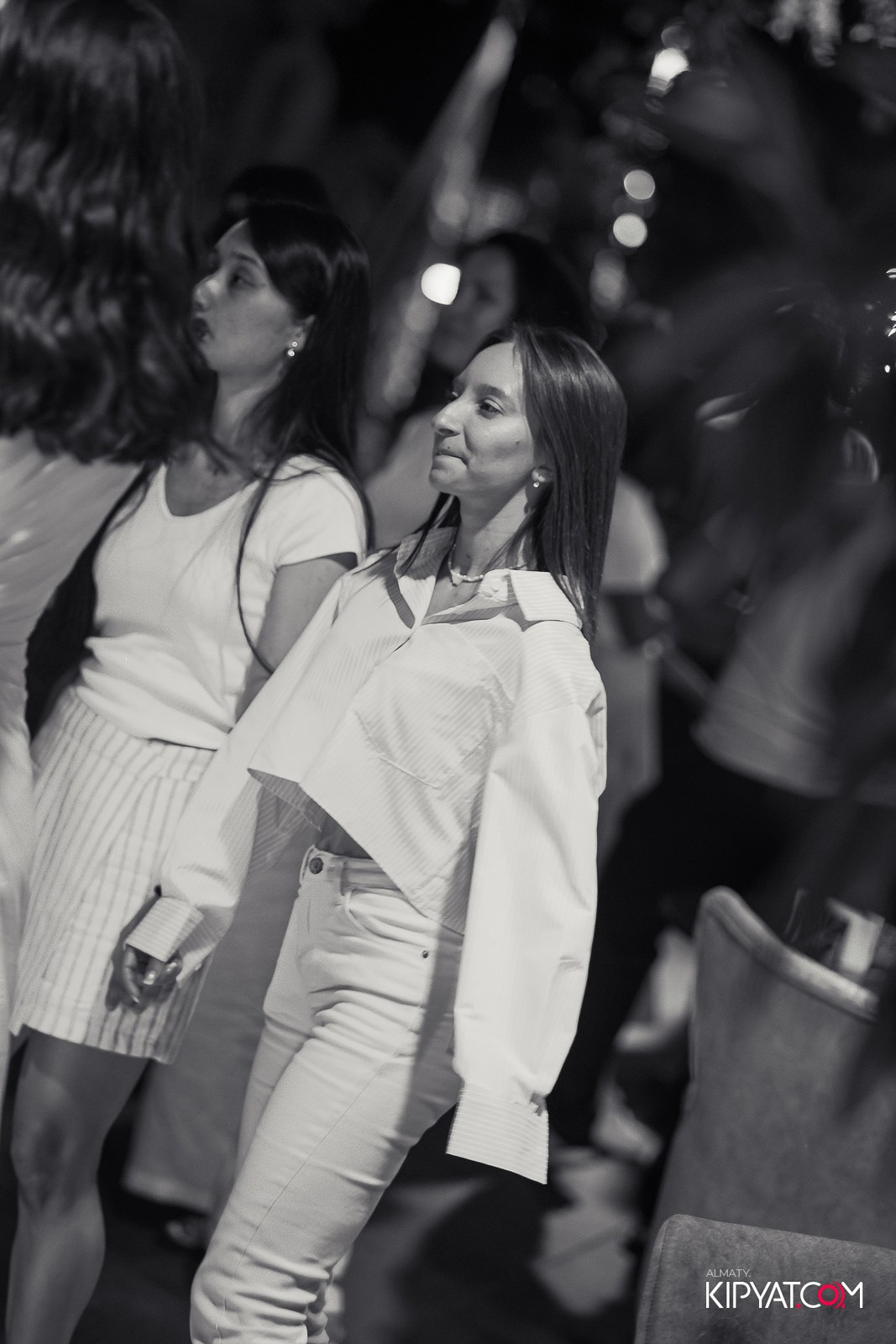 FRIENDS BAR & TERRACE. КИПЯТКОМ АЛМАТЫ!