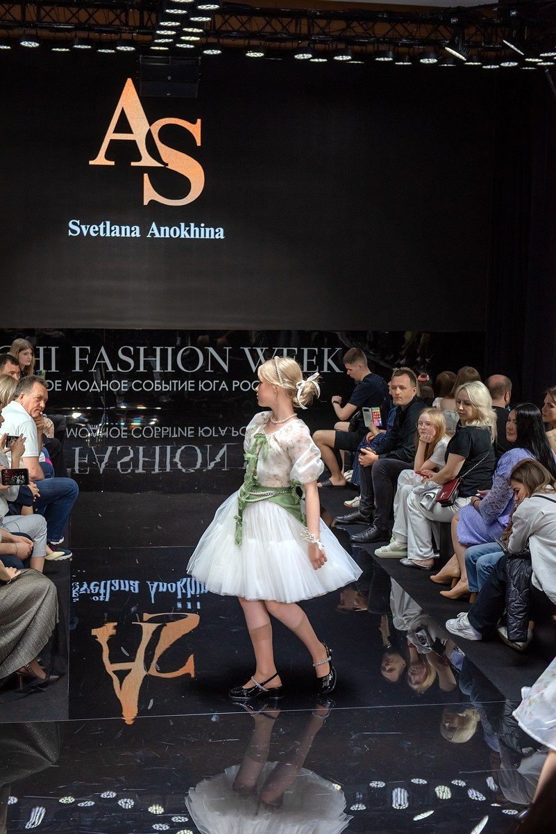 SochiFashionWeek2024 дизайнер Анохина. Семейный и коммерческий фотограф в Сочи Александр Бодунов