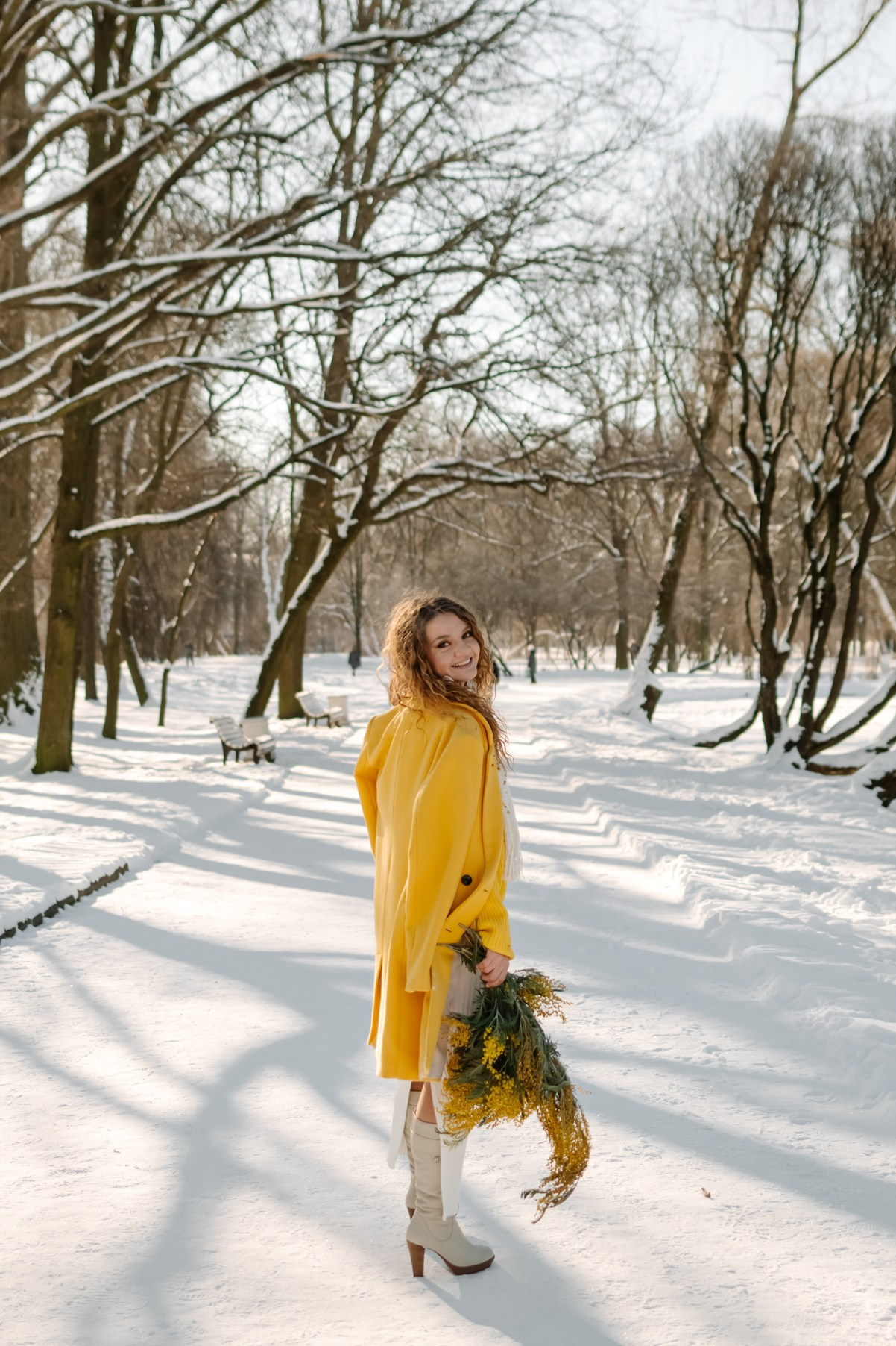 Ева с мимозой. Свадебный и сеейный фотограф в Санкт-Петербурге Елена Худякова