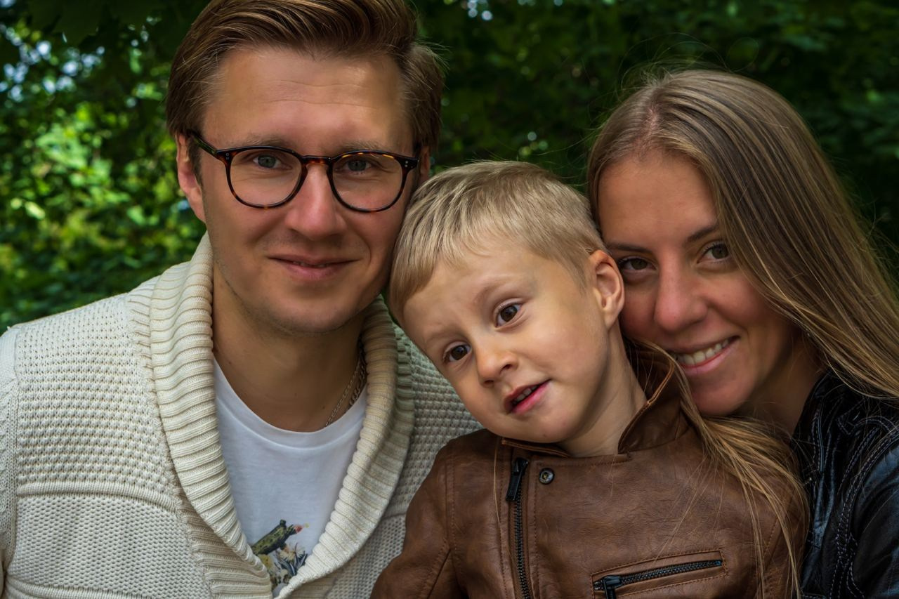 Прогулка в Александровском парке. ФОТОГРАФ РАДОСТИ Фотосессия в студии СПб. Портретный фотограф — Юрий Торлопов