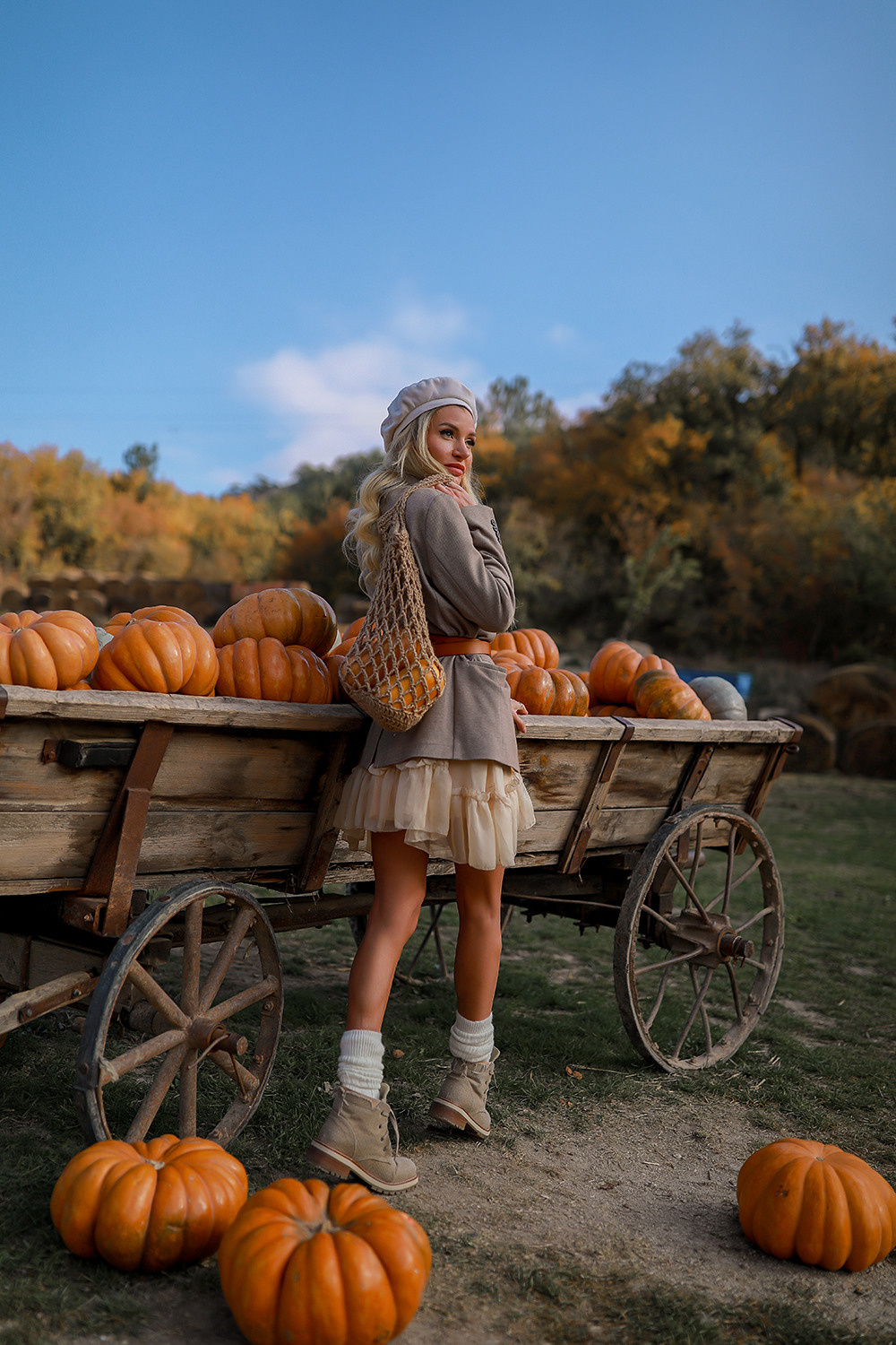 С тыквами. Фотограф в Крыму Дзгоева Ксения