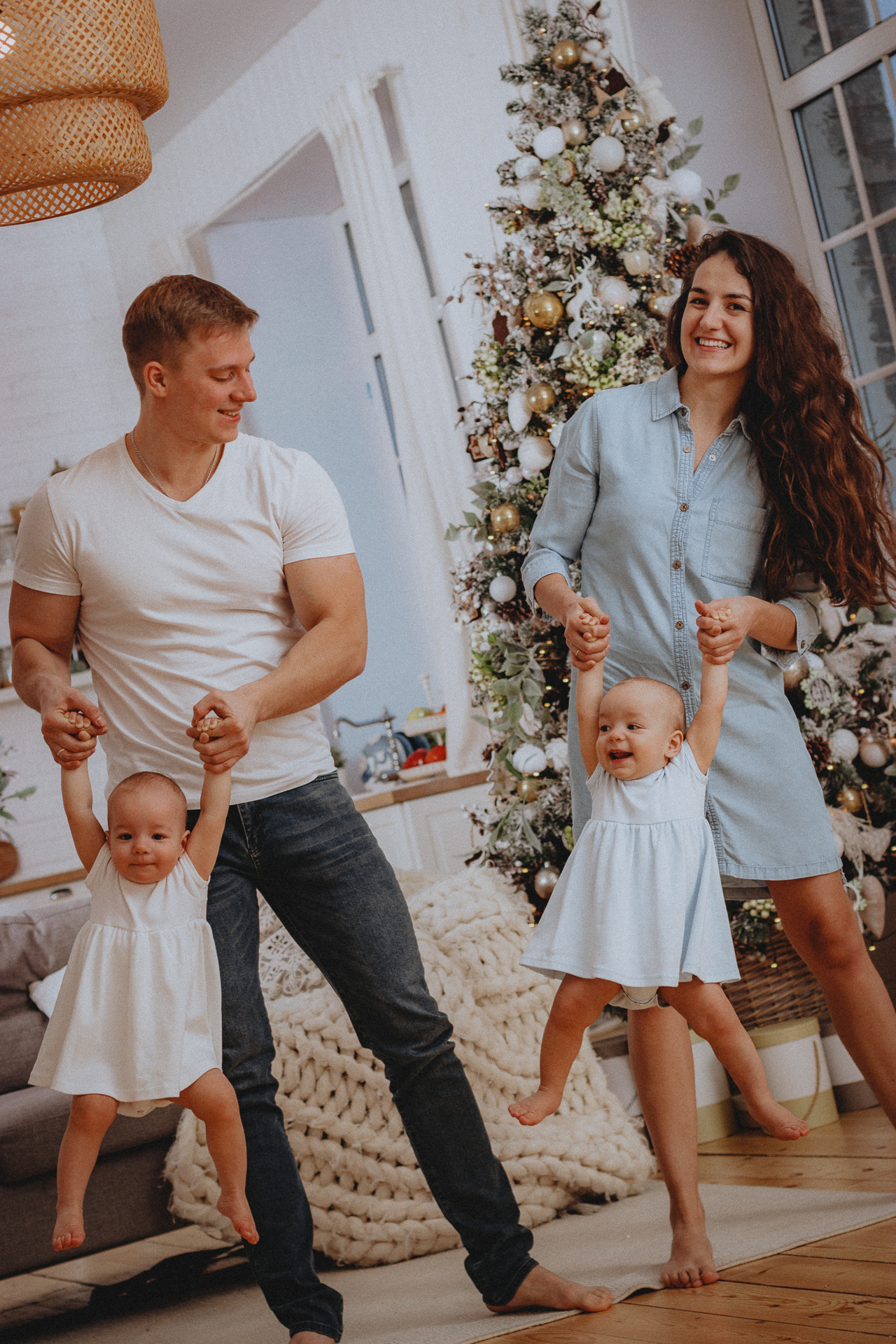 Юрий, Диана, Марьяна и Ульяна