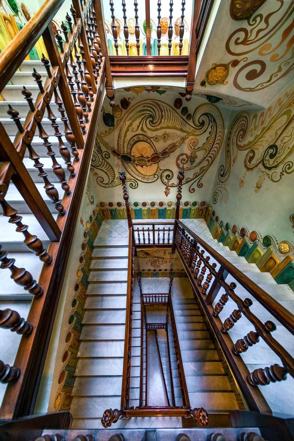 World of Staircases — personal project of photographer Vadim Sherbakov. Vadim Sherbakov Portfolio