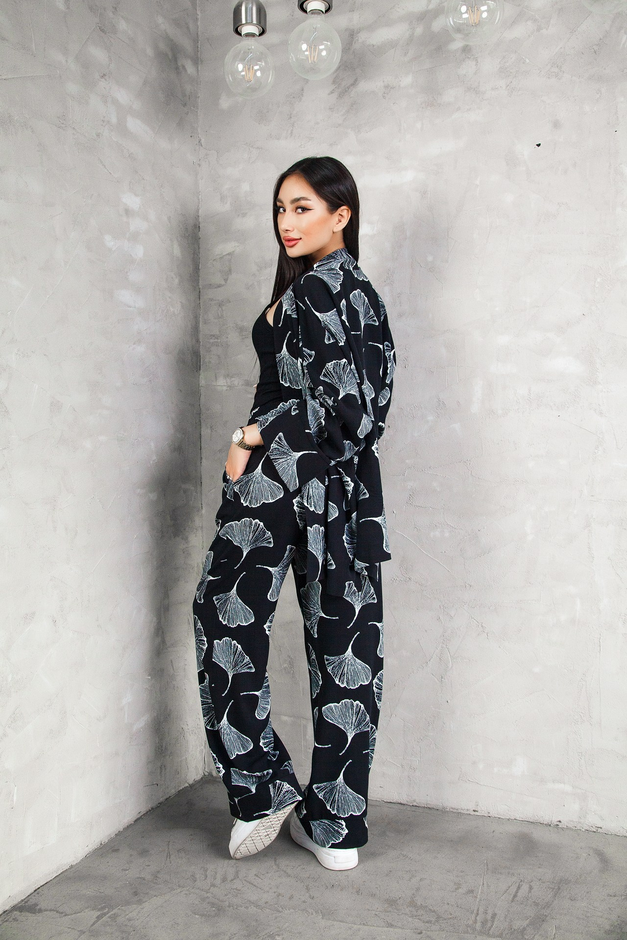 Реклама женской одежды. Натан Супервайзер по Продакшену