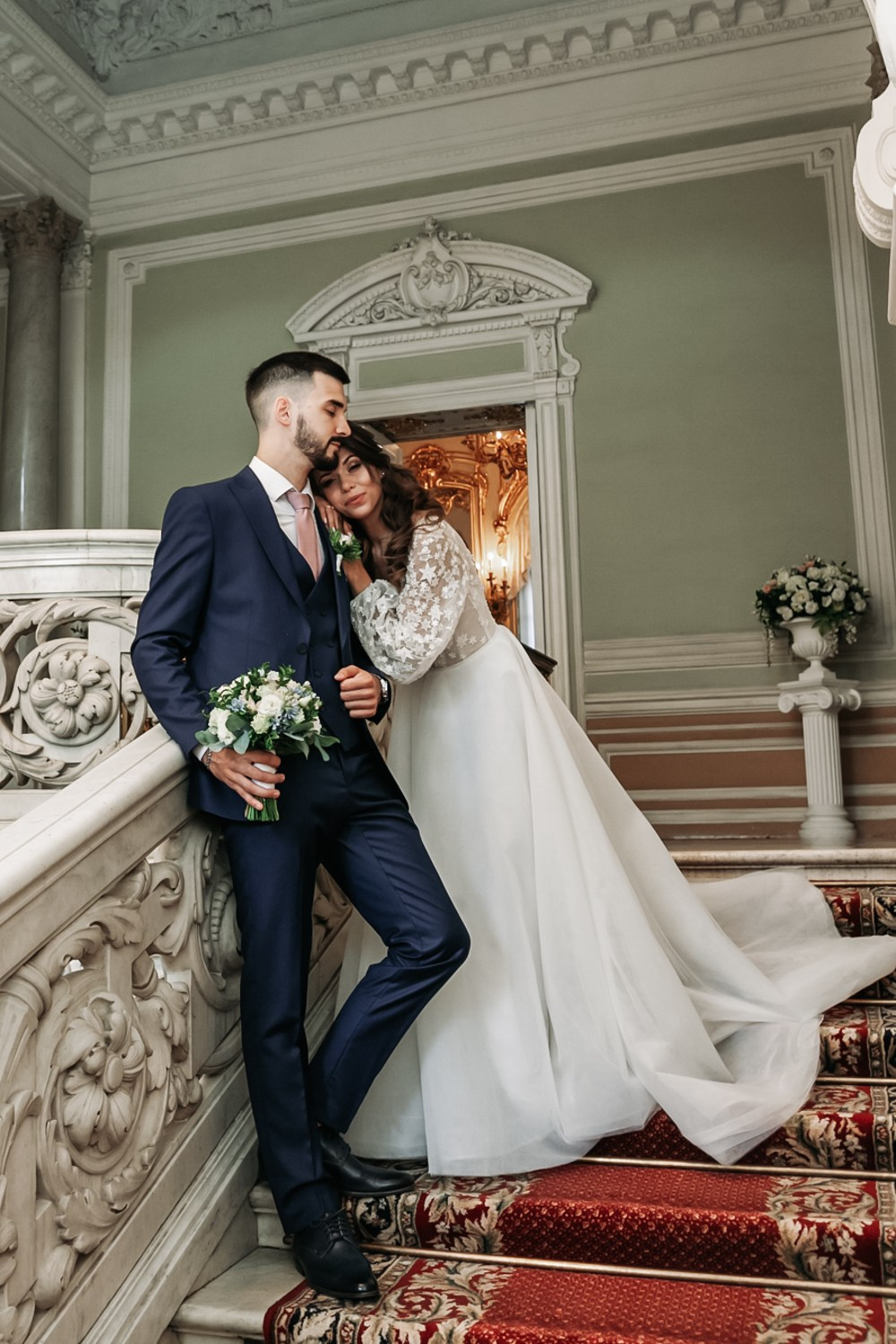 Свадебный фотограф в Санкт Петербурге, Москве. Фотограф крещение венчание в Петербурге! Помогает подобрать храм и посоветовал душевного батюшку в СПб