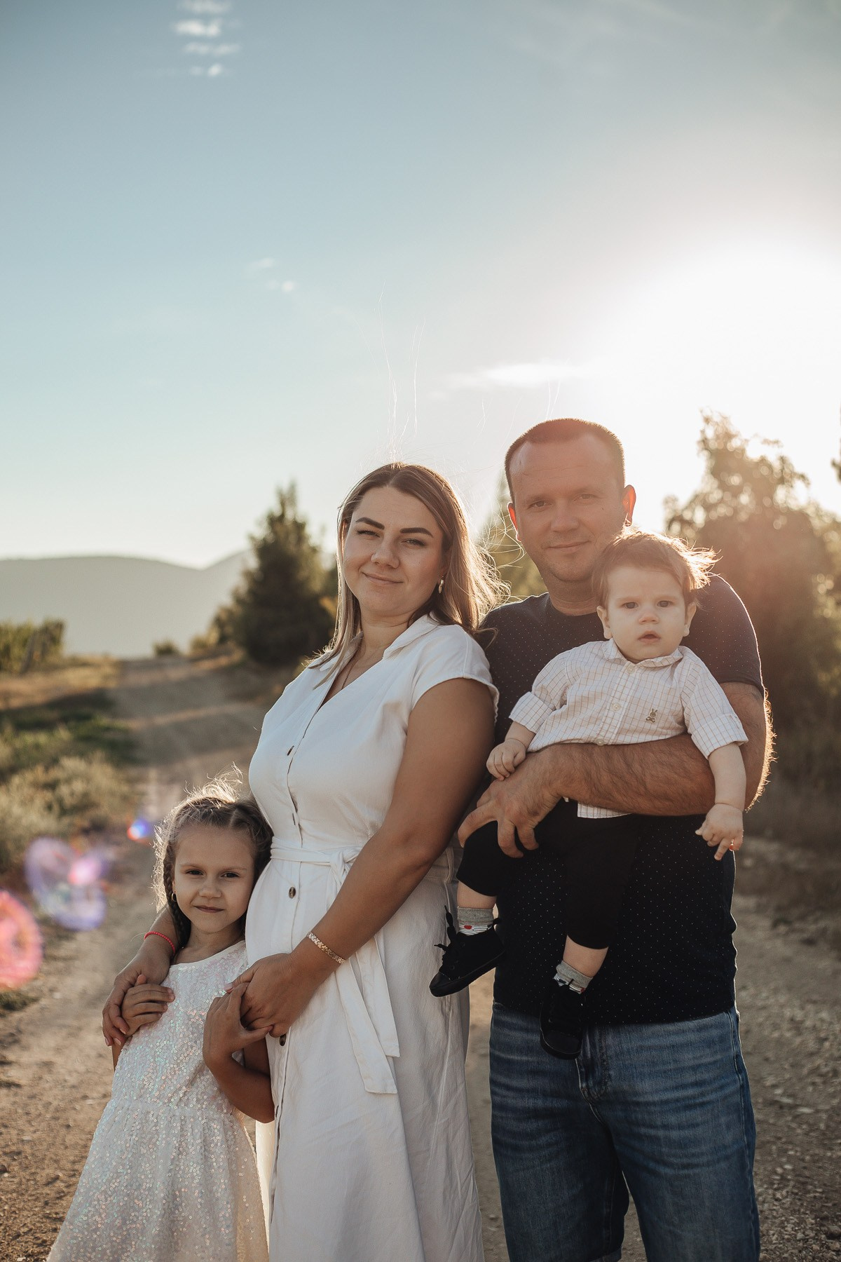 Сергей, Надя, Ульяна и Захарчик — домик виноградаря. Семейный фотограф Новороссийск, Анапа, Геленджик — Юлия Давыдова