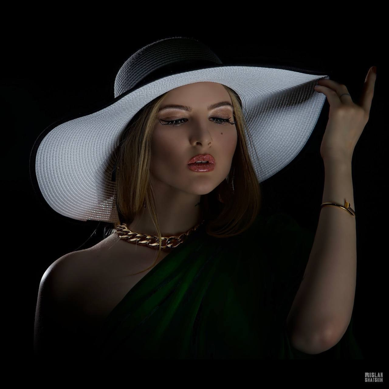 Модель plus size для предметной съемки Илона Москва | Sale Easy