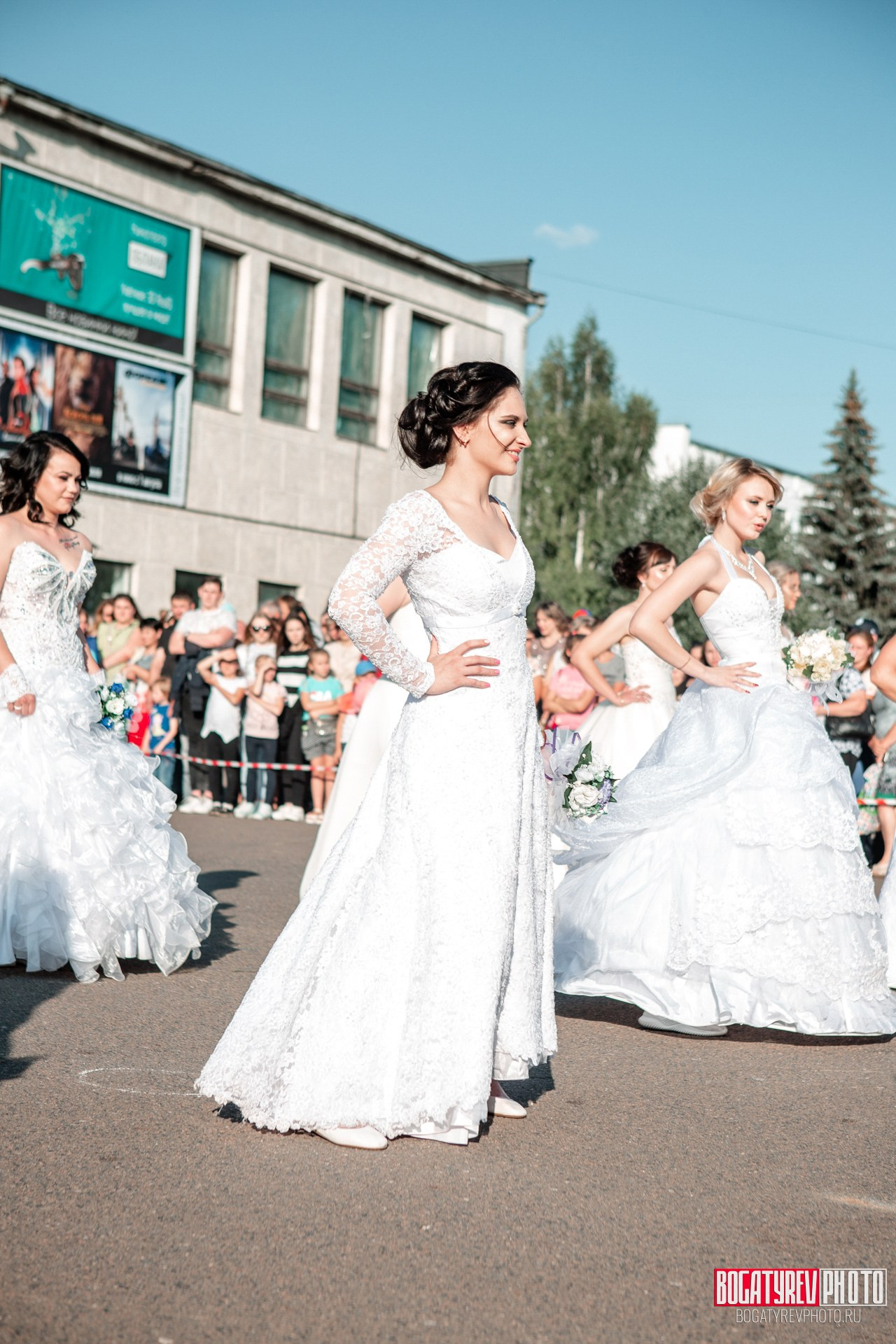 ПАРАД НЕВЕСТ — 2019. Профессиональный фотограф в Мценске и Орловской области