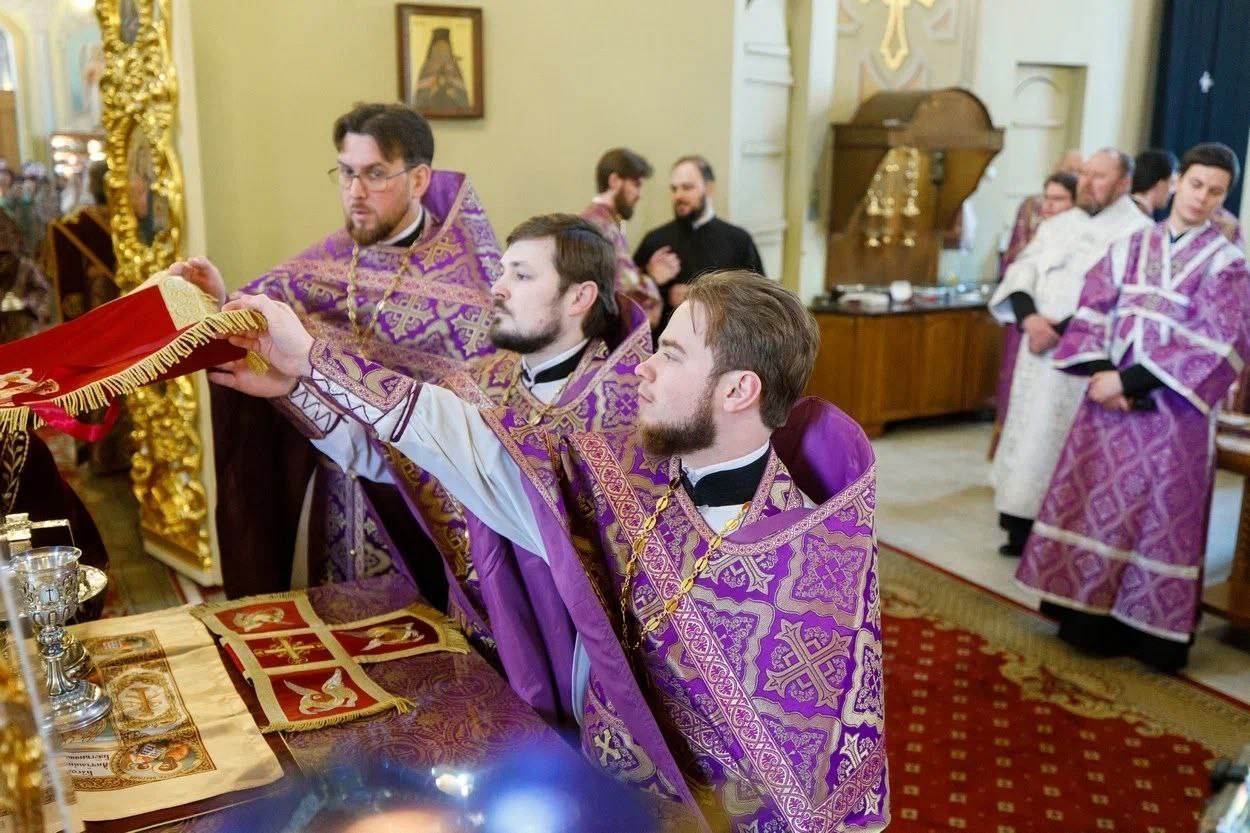 Благочинный Северо-западного округа принял участие в Архиерейском Богослужении в Покровском соборе г. Саратова. Саратовское Северо-Западное благочиние