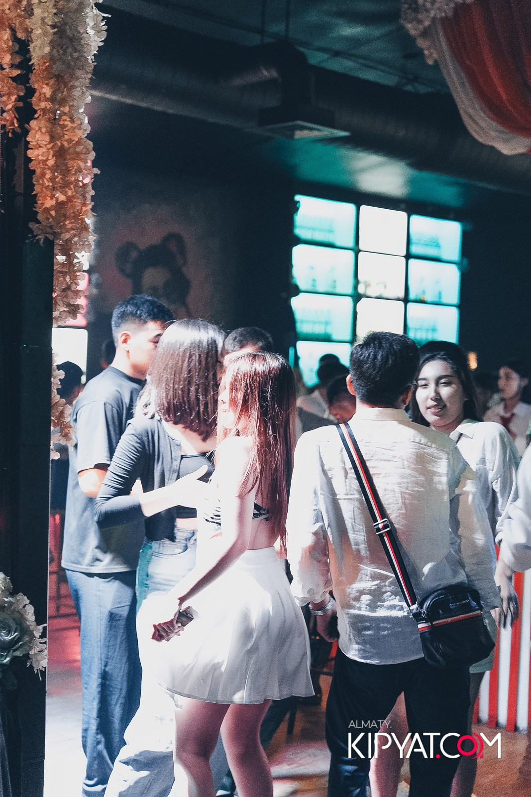 UYAT EMES BAR. КИПЯТКОМ АЛМАТЫ!